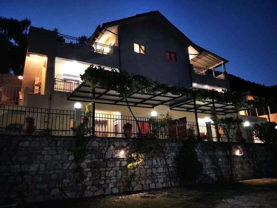 Nestor Apartment