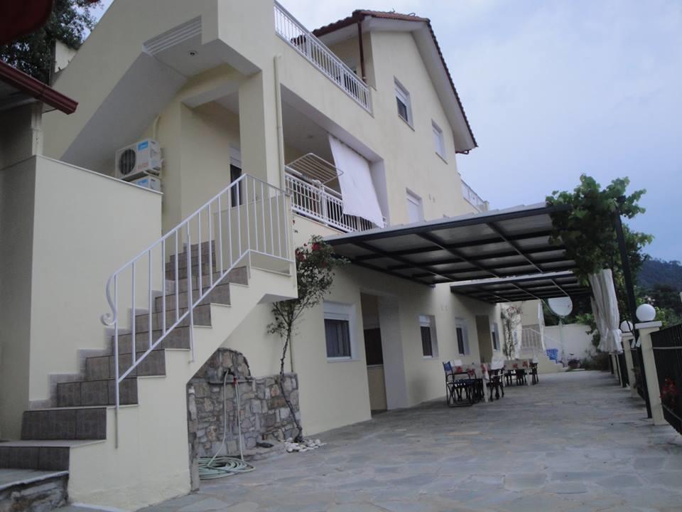 Nestor Apartment *